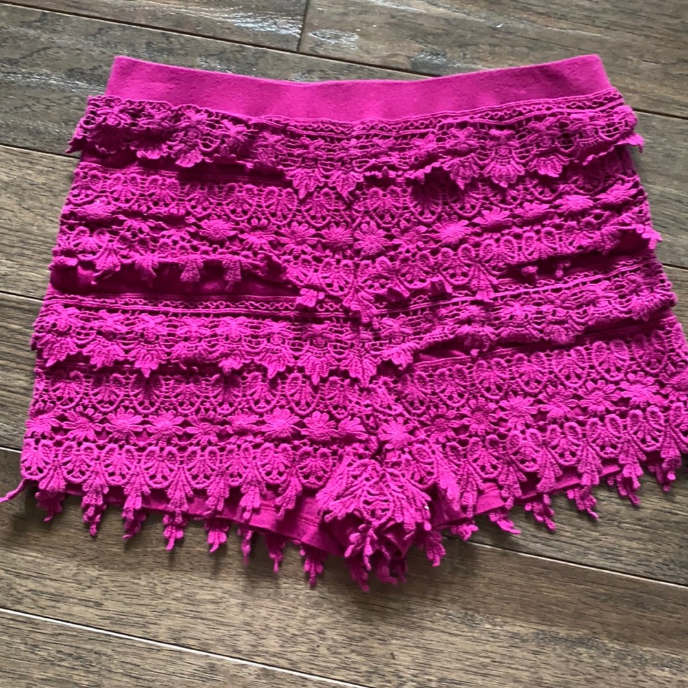 Bohemian Fuchsia All Over Lace Shorts Pink Women’s High Waisted size XS Express